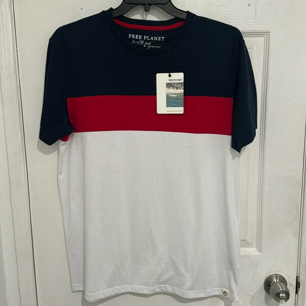 Brand new FREE PLANET Navy Red White Tee Shirt size XL